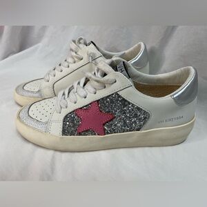 Vintage Havana Women’s Quinn White W/ Silver Glitter Sneakers, Pink Star 6.5 US